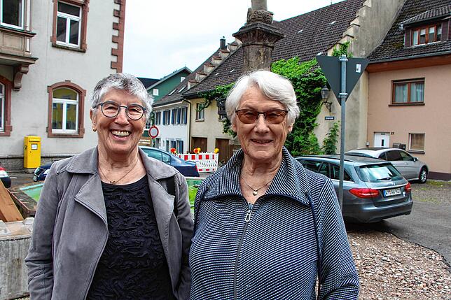 Edeltraud Bernauer und Ursula Helmlinger (v.l.).