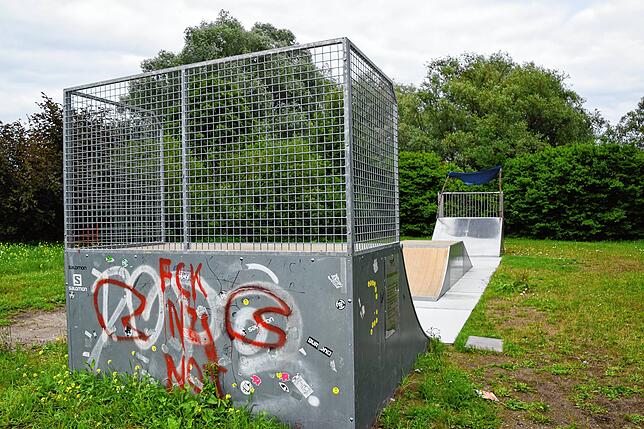 Die provisorische Skateranlage beim Sportplatz in Bodman