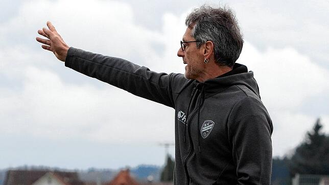 Joachim Ruddies, Trainer des SV Denkingen, musste lange warten und bangen. Trotz einiger Chancen fiel das Tor zum Sieg über den FC ...