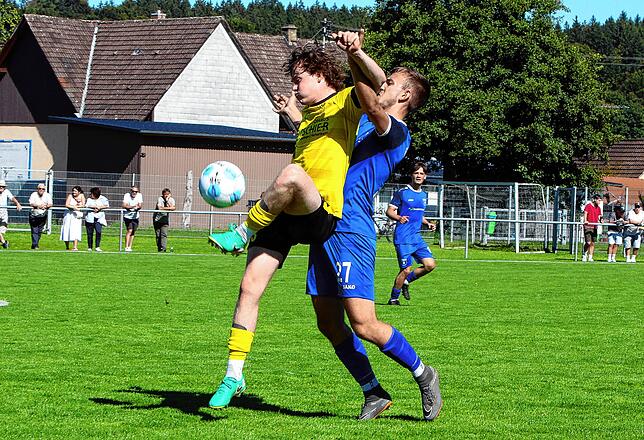 Bild 4: Aufsteiger SV Denkingen besiegt FV Möhringen mit 5:3. Wir waren mit der Kamera dabei!
