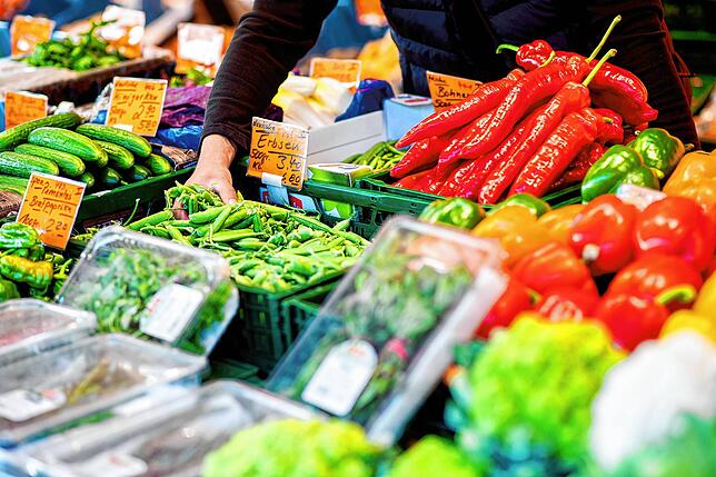 Gesunde Ernährung – sprich: viel Obst und Gemüse – macht zufrieden.