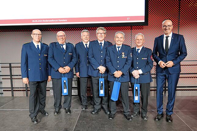 Für sie endet der aktive Feuerwehrdienst, aber in der Altersabteilung bleiben sie der Feuerwehr Konstanz eng verbunden.