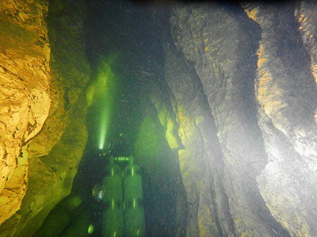 Bild 5: Wie sieht es in der Aachhöhle aus? Wir nehmen Sie mit auf einen virtuellen Tauchgang