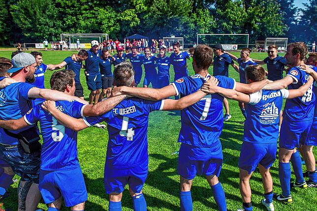 Bild 1: FC Weizen bleibt nach 2:0-Sieg beim FC Huttingen in der Kreisliga A &ndash; und wir haben Bilder