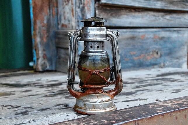 Der Fund des Tages ist eine alte Lampe, wie alt diese wohl ist?