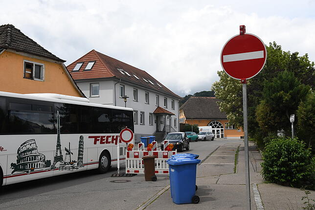 Am Eingang in die Bahnhofstraße von der Goethestraße her ist der Weg inzwischen ziemlich gründlich versperrt.