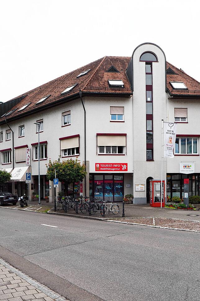 Heute befindet sich dort das Gebäude mit Kaffee, Tourist-Info und Eingang des Kursaals.