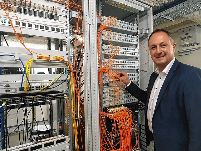 Am Freitag, dem Dreizehnten wird alles in Offenburg und Villingen zusammengestöpselt. Vor allem die genossenschaftlichen Rechenzentren ...