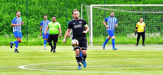 Bild 4: Spvgg. Wehr setzt sich bei der Qualifikation zum Rothaus-Bezirkspokal mit 2:0 gegen den FV Fahrnau durch &ndash; und wir haben Bilder!