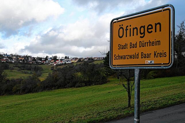 In Öfingen, dem Dorf nahe des Himmels, herrschen derzeit keine himmlischen Zustände.