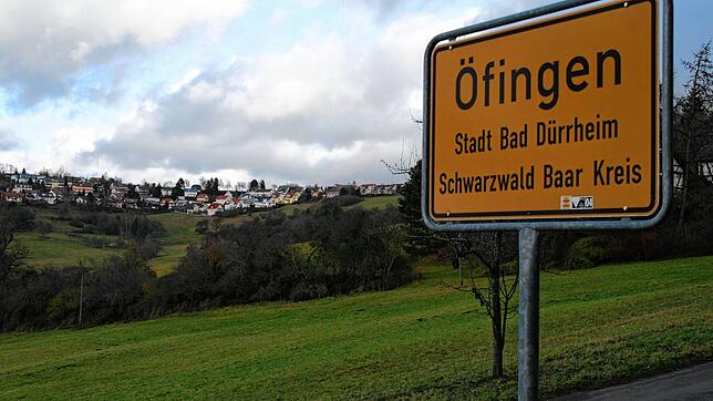 In Öfingen, dem Dorf nahe des Himmels, herrschen derzeit keine himmlischen Zustände.