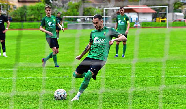 Bild 23: SV Herten setzt sich mit 4:2 bei der SG FC Wehr/Brennet durch &ndash; und wir haben Bilder!