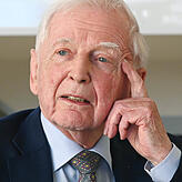 Harald zur Hausen ist Nobelpreisträger für Medizin. Er sagt: "Essen Sie munter weiter, weil Sie ohnehin alle infiziert sind."