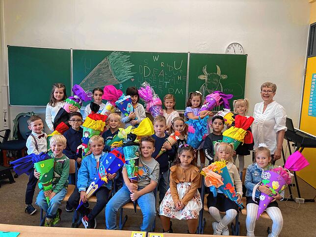 18 Jungen und Mädchen wurden in die Klasse 1a der Schule an der Rheinschleife in Jestetten eingeschult. Klassenlehrerin ist Christine ...