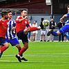 Falscher Eindruck: Von filigranem Fußball-Ballett &ndash; wie in dieser Szene zwischen Moritz Erne (rechts) und VfB-Kapitän Franjo ...