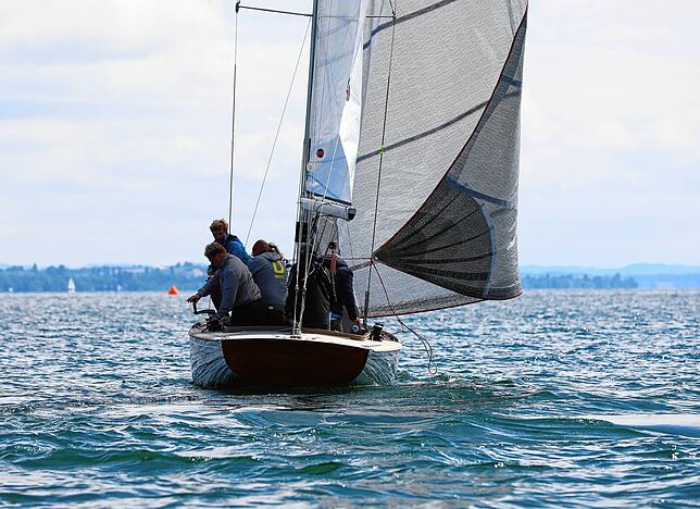 Bild 16: Dutzende Segelyachten im Konstanzer Trichter: Bilder der Regatten bei der Bodenseewoche