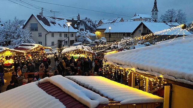 So gemütlich verlief der Wahlwieser Weihnachtsmarkt im letzten Jahr. Archivbild: Tanja Renner