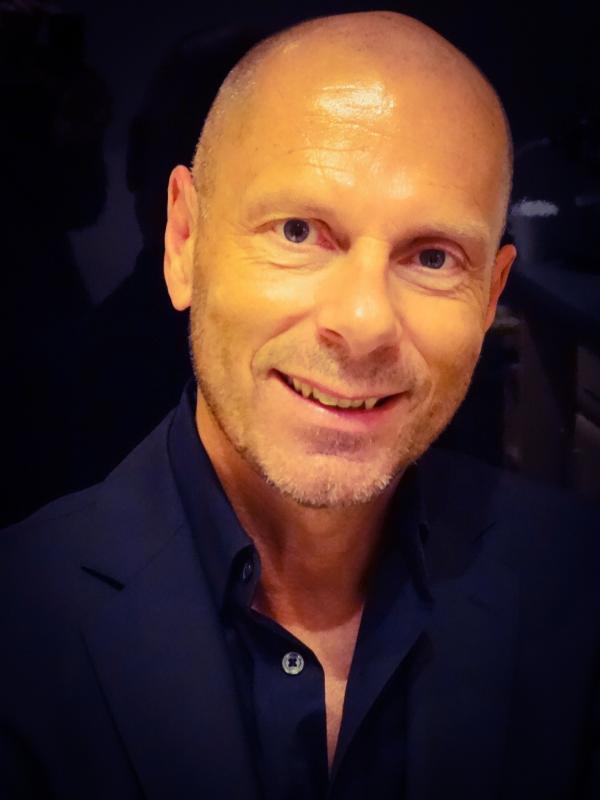 Hauptreferent des Existenzgründertages ist Professor Dr. Stefan Stoll. Er spricht zum Thema Digitalisierung und digitale Transformation ...