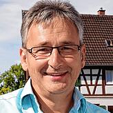 „Medieninhalte sollen im Unterricht nicht nur konsumiert, sondern auch aktiv gestaltet und produziert werden.“Bernd Walz, ...