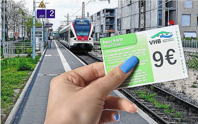 Das Ticket gilt bundesweit in allen Nahverkehrsnetzen. Die Fahrt nach Konstanz ist also gut möglich. Nur der Fernverkehr wie die ...