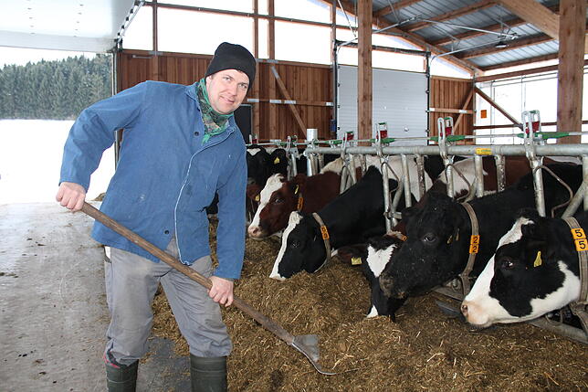 Andreas Schleicher in seinem 2015 errichteten Stall. Der Landwirt beobachtet mit großer Sorge, wie derzeit viele Landwirte mit Blick auf ...