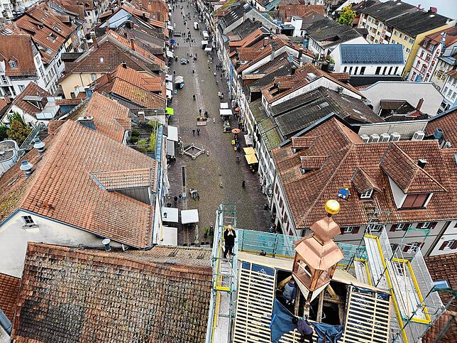 Bild 32: Das untere Tor hat einen neuen Glockenturm! Das sind die spektakulärsten Bilder der Montage