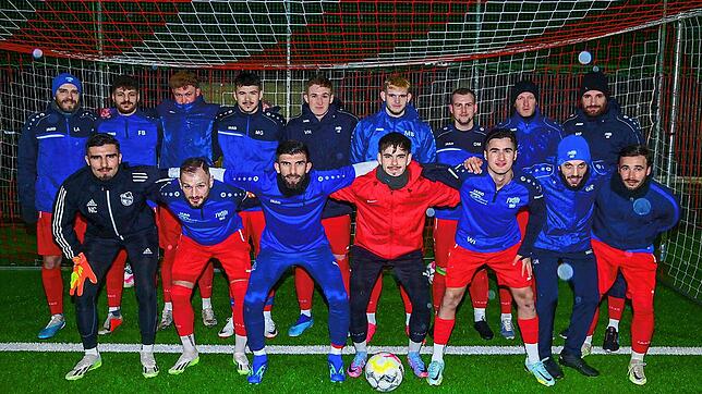 Das ist die erste Mannschaft des St. Georgenr Fußballvereins FV/DJK. Die Spieler kommen aus vielen Nationen.