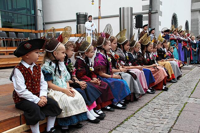 Bild 22: Hausherrenfest 2024: Hausherren-Prozession nach dem Hochamt
