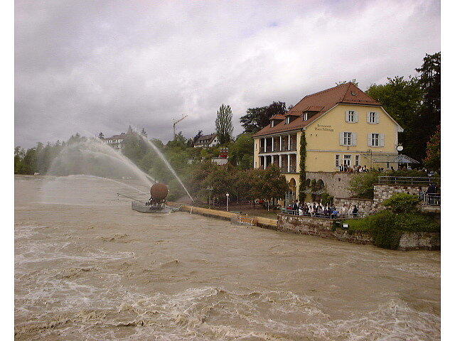 Bild 11: Als vor 20 Jahren der Rhein durch das Hotel Schiff floss: Spektakuläre Fotos vom Hochwasser in Rheinfelden