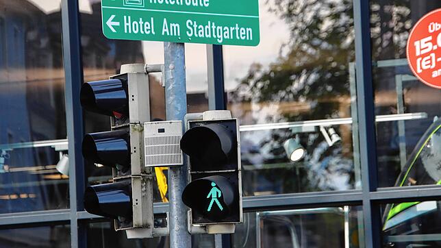 Hier könnte auch ein Kappedeschle stehen: Wäre es nach den Narren gegangen, wäre aus der Ampel an der Kreuzung zwischen Schützen-, ...