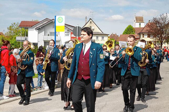 Bild 12: Bilder vom Jubiläumsumzug des Musikvereins Liggersdorf im Rahmen des Bezirksmusikfestes