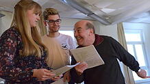 Paula Stützenberger, André Möcking und Wilfried Klöck bei den Proben von "Der Zauberer von Oss". Das Musical wird vom 1. bis 3. Juni in ...