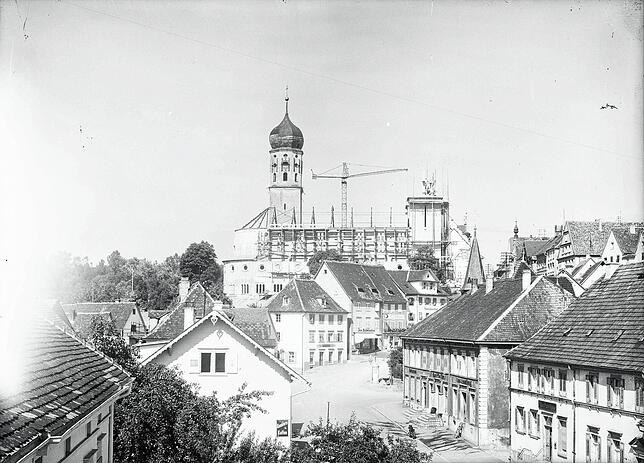 Die Baustelle von der Unterstadt aus gesehen.