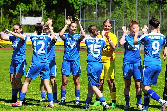 Bild 4: B-Juniorinnen des Hegauer FV unterliegen dem SC Freiburg! Das sind die Bilder des Endspiels