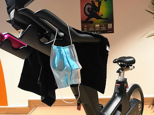 Mundschutz muss sein: Auf den Laufwegen und den Toiletten gilt im Easyfit Maskenpflicht.