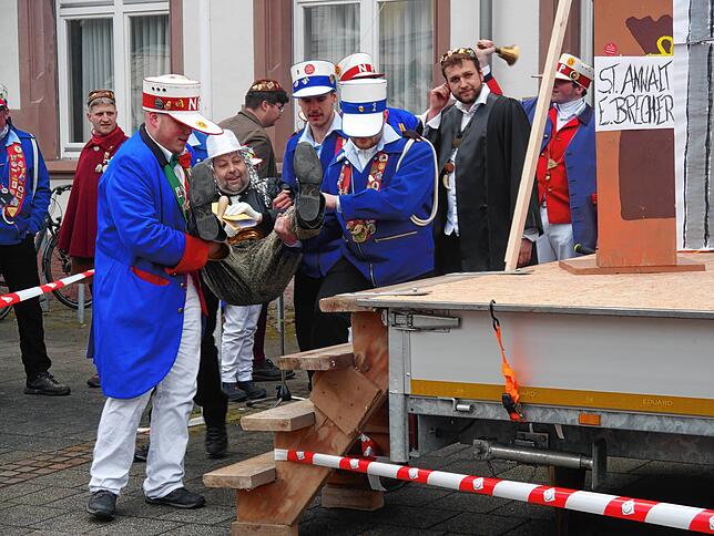 Bild 14: So bunt feiern die Narren in Gottmadingen