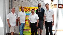 Der Narrizella-Vorstand und DJ Elwood stellen das Programm zum Zunfthaussommer vor : (von links) Zunftschreiber Jörg Sigmund, ...