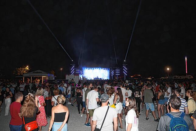 Bild 10: Seenachtfest 2024: Nach dem Feuerwerk wird weitergefeiert! Alle Fotos von der Partynacht