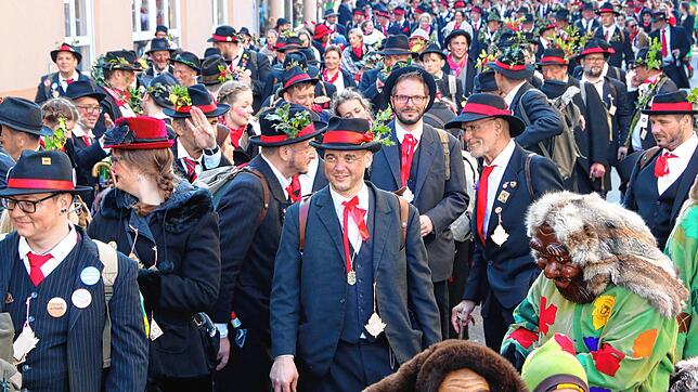 Tausende von Menschen ziehen am Wäldertag durch Bad Säckingen, dabei soll Tradition im Mittelpunkt stehen. Damit das so bleibt, setzt ...