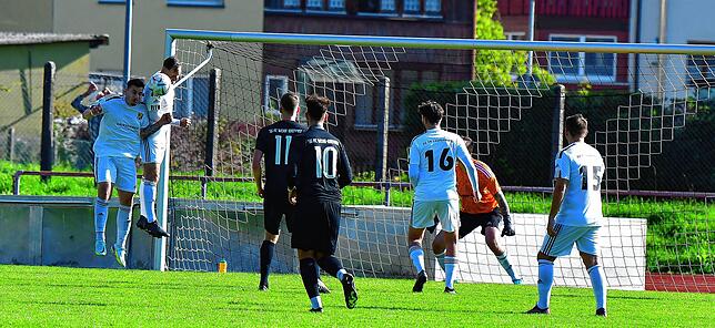 Bild 31: SG FC Wehr/Brennet besiegt den SV 08 Laufenburg II mit 5:1 &ndash; und wir haben Bilder!