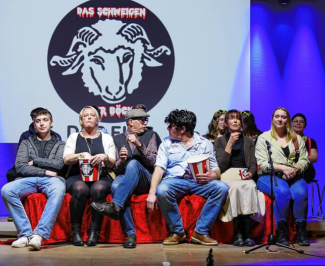 Beim Schweigen der Böcke verlief der gemütliche Kinoabend (von links): Niclas Bermes, Kerstin Arendt, Frank Bamberg, Felix Graf, ...