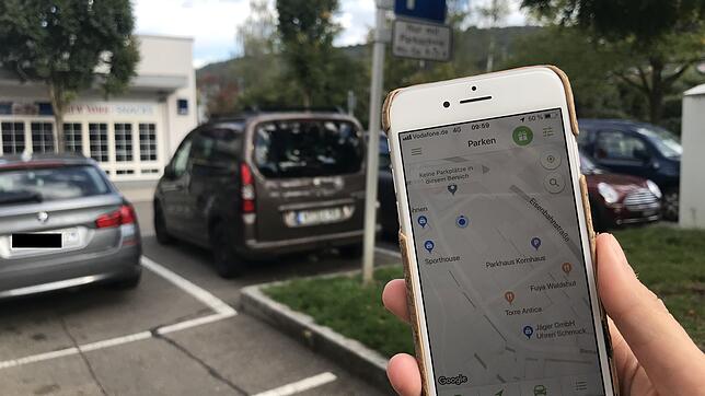 Ab November können Autofahrer mit dem Smartphone Parkscheine anfordern, auch auf dem Kornhausparkplatz.