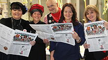 Narren besuchen die Redaktion (von links): Petra Höfler, Lucia Fricker, Redakteur Jens Wursthorn, Redaktionsleiterin Stephanie Jakober ...