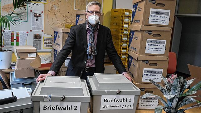 Endspurt bei den Vorbereitungen für die Landtagswahl: Bei Markus Haag laufen die Fäden &ndash; und die Papiere &ndash; zusammen.