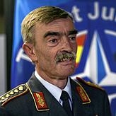 Der ehemalige Nato-General Hans-Lothar Domröse.