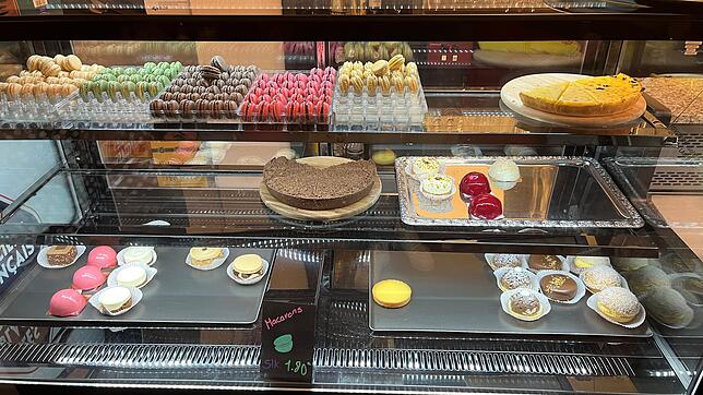 Macarons, Törtchen und Tarte und im Sommer Eis gab es bisher bei Saveurs de France in der Niederen Straße – und das alles aus Frankreich ...