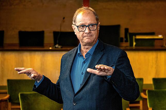 Oberbürgermeister Jürgen Roth zur Container-Grundschule: „Wir werben dafür, dass wir als Stadt über diese Möglichkeit nachdenken dürfen.“