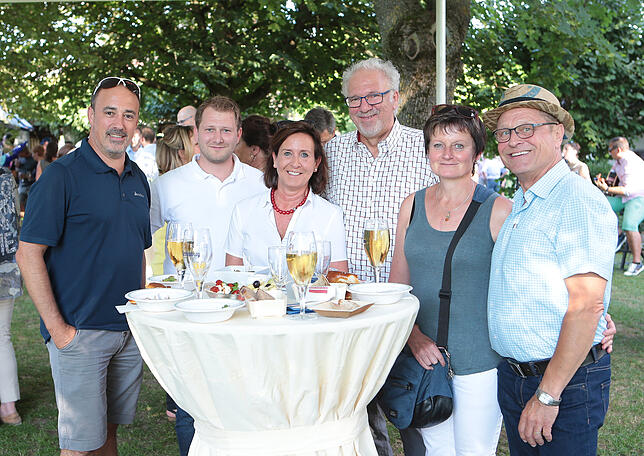 Bild 15: Großes Treffen beim Fest der Pferde: lauschige Atmosphäre im Frese-Garten