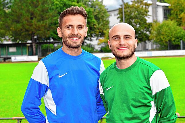 Das Trainer-Duo Musah Musliu (links) und Eike Elsasser vom SV Herten