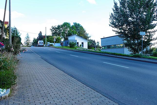 Die IG gegen die Verkehrsbelastung hofft auf die Umsetzung von Massnahmen, die den Verkehr entlang der Ortsdurchfahrt reduzieren.